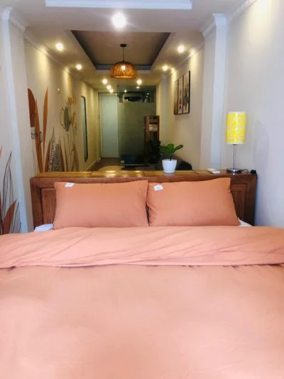 Deluxe King Room — Graffiti Hotel